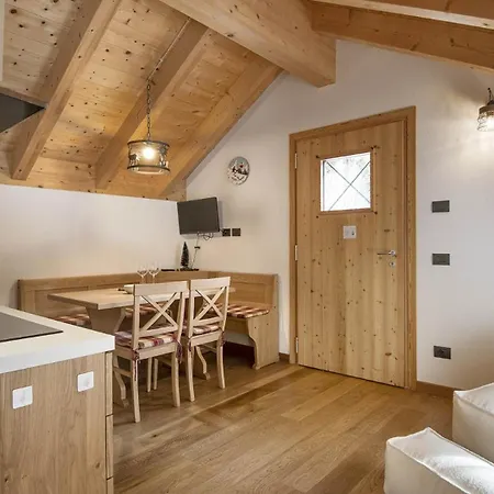 Les Combes Apartman *